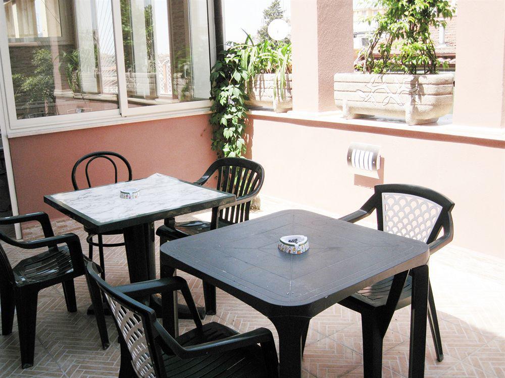 Hotel Fawlty Towers - Rome — Photos 2