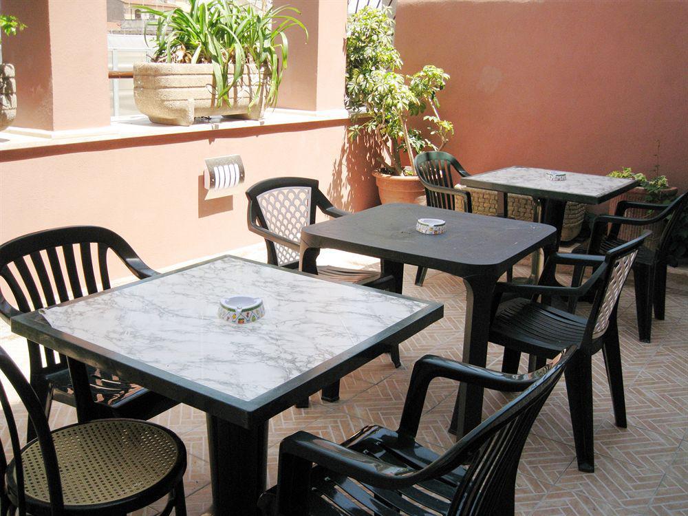 Hotel Fawlty Towers - Rome — Photos 1
